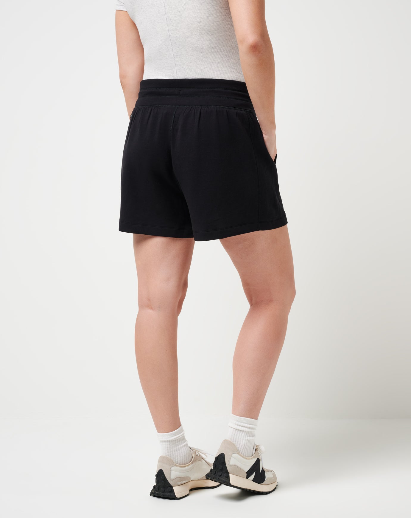 Travis Mathew US Skyloft Soft Tie Short Women