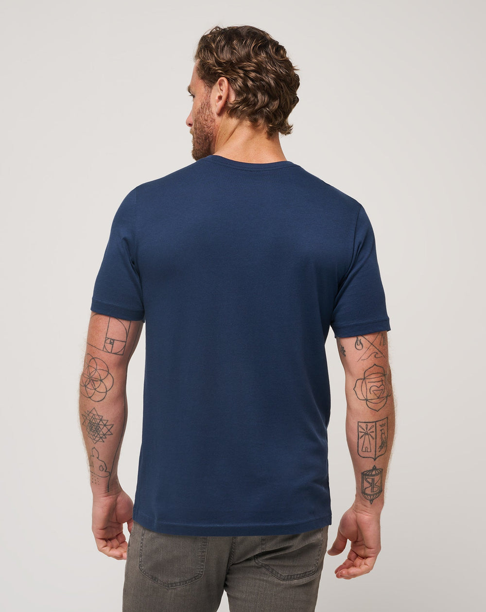 TravisMathew | Plot Twist Tee