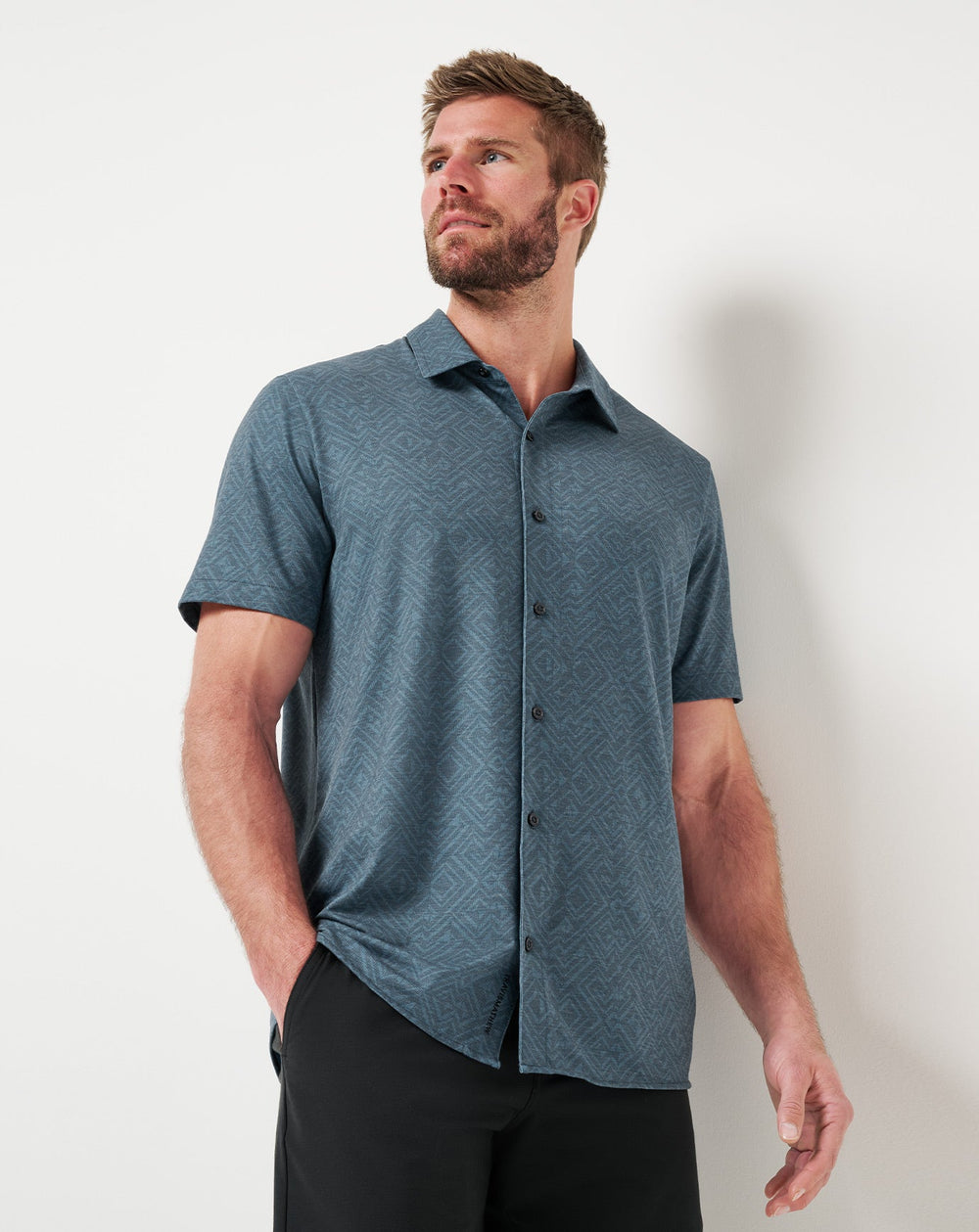 TravisMathew | Knit Featherweight Night Button-Up